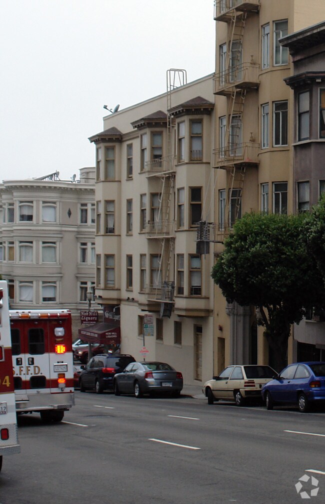 1010 Hyde St., photo 2