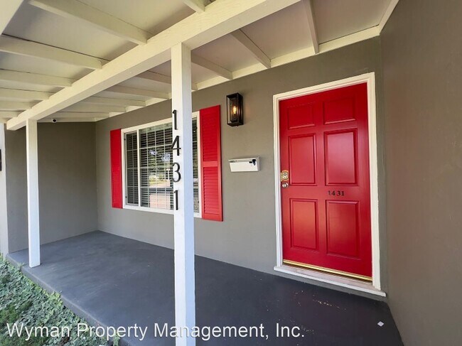 1431 Sumner Ave Napa, CA 94558 photo 3