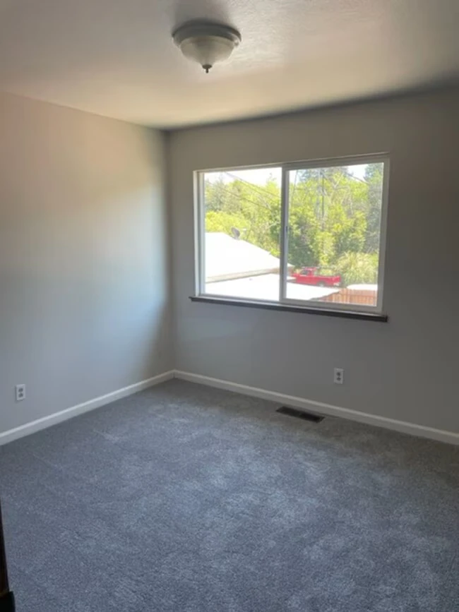 235 W 6th St Santa Rosa, CA 95401 photo 5