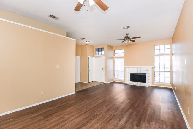 2521 Galemeadow Dr Fort Worth, TX 76123 photo 3