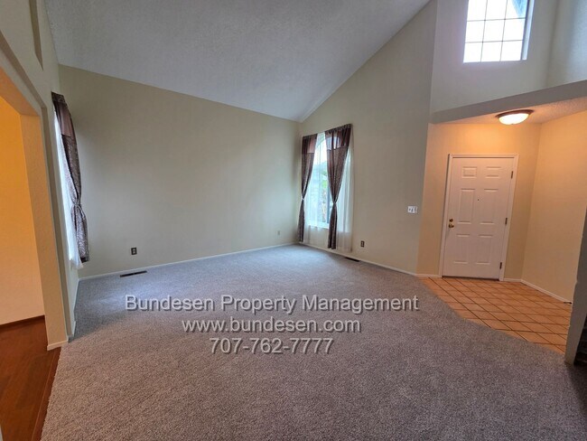 7453 Maximillian Pl Rohnert Park, CA 94928 photo 5