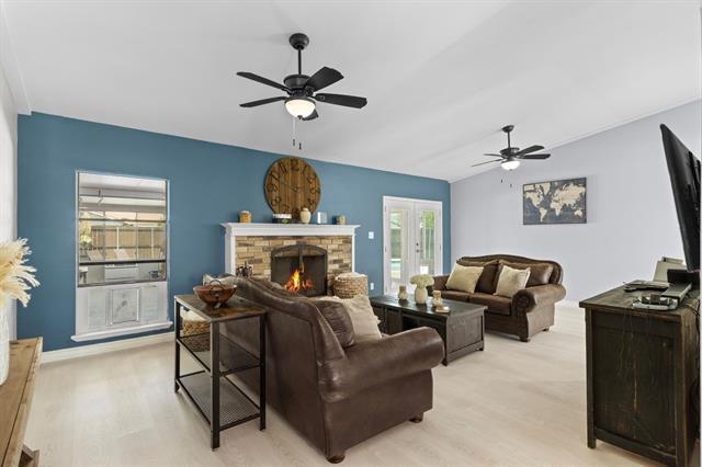 2113 Victoria Rd Carrollton, TX 75007 photo 5