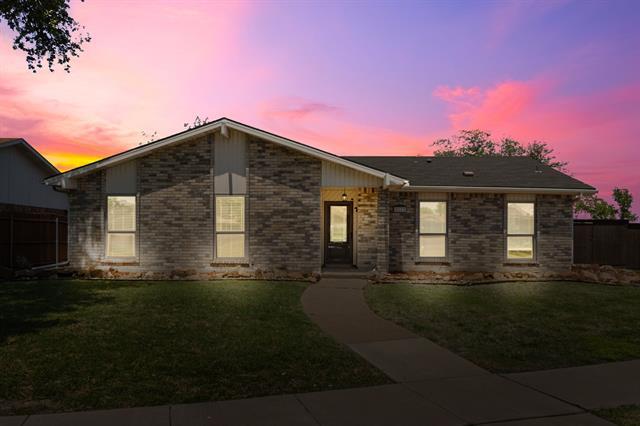 2113 Victoria Rd Carrollton, TX 75007 photo 2