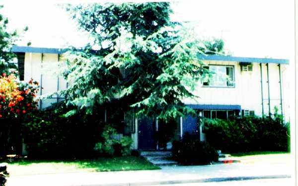 628 Laura Dr photo 2