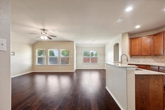 1306 Lasso Drive, Little Elm, TX 75068 photo 2