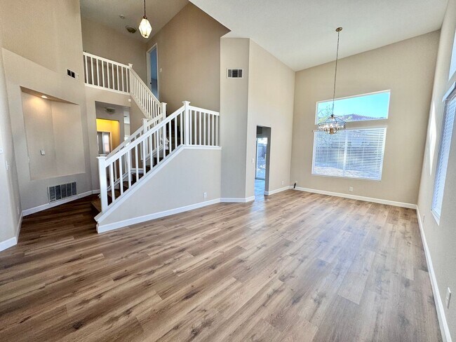 Gorgeously Updated 4 Bed 2.5 Bath + Den/5th Bed in Antioch photo 3