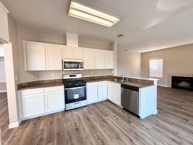 Gorgeously Updated 4 Bed 2.5 Bath + Den/5th Bed in Antioch photo 5