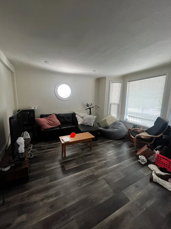 362 N 7th St San Jose, CA 95112 photo 4