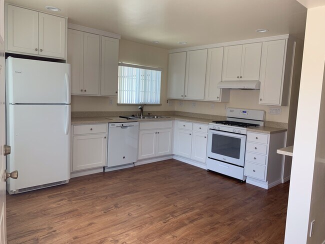 524-526 Delaware St Imperial Beach, CA 91932 photo 3