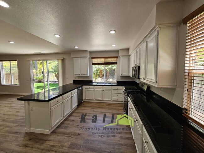 359 Circulo Coronado, Chula Vista, CA 91914 photo 4