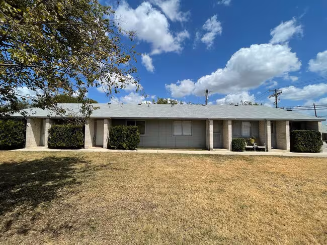 1301 Willow Springs Rd Killeen, TX 76549 photo 2