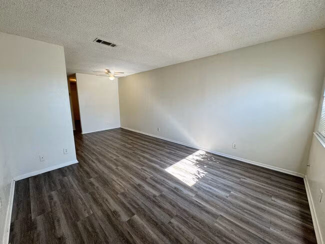 1301 Willow Springs Rd Killeen, TX 76549 photo 3
