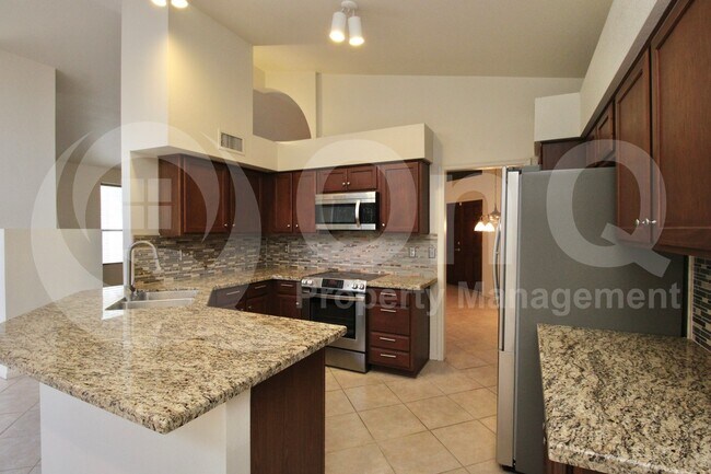 315 W Marconi Ave Phoenix, AZ 85023 photo 3