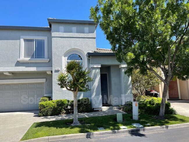 722 Trout Ct Fairfield, CA 94533 photo 3