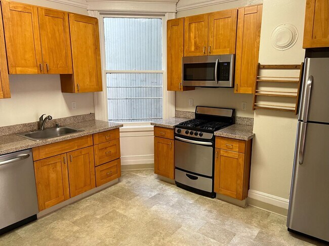 422 Lyon Street, San Francisco, CA 94117 photo 2