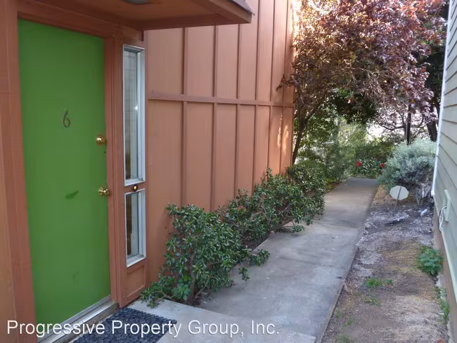 6 Joy St San Francisco, CA 94110 photo 2