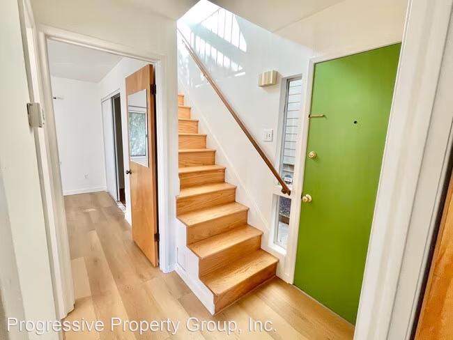 6 Joy St San Francisco, CA 94110 photo 3