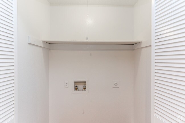 Buttercup Creek Apartments photo 4