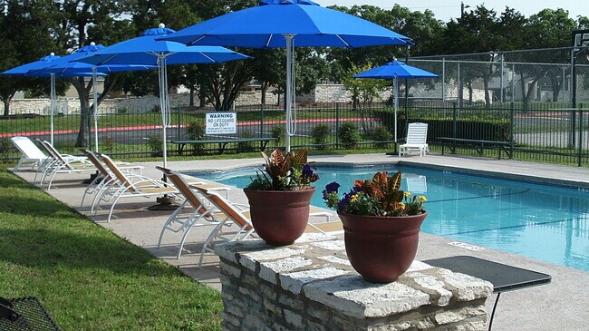 Buttercup Creek Apartments photo 3