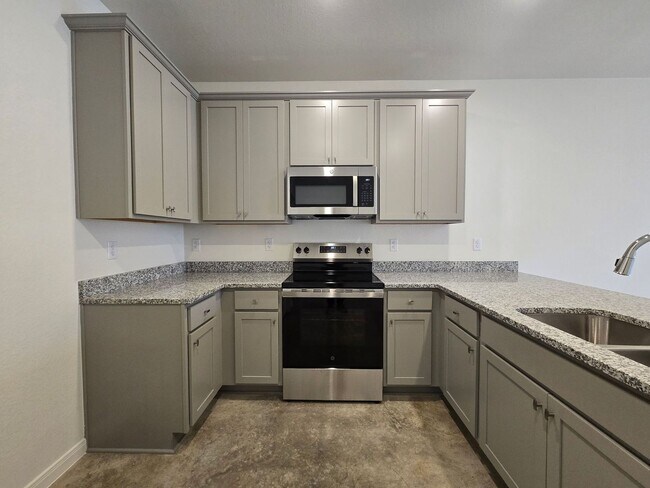 907 Cherry Laurel Ln Killeen, TX 76543 photo 4