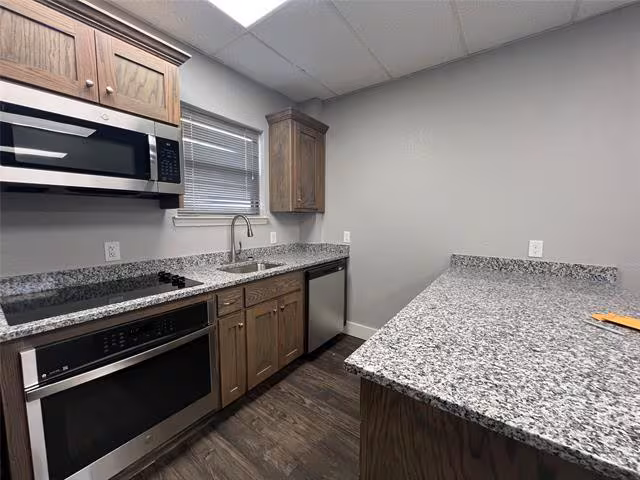 919 S Carroll Blvd Denton, TX 76201 photo 4