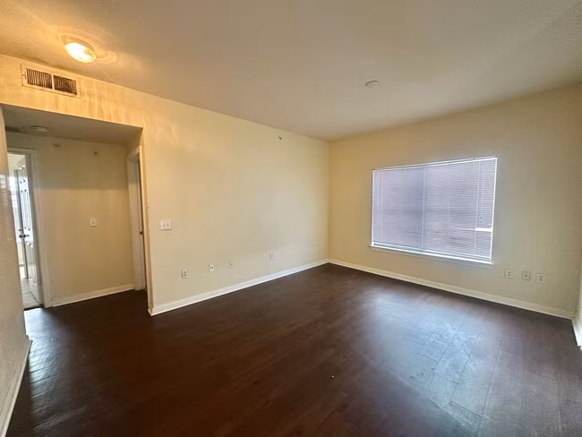 Stoneleigh Condominiums photo 5