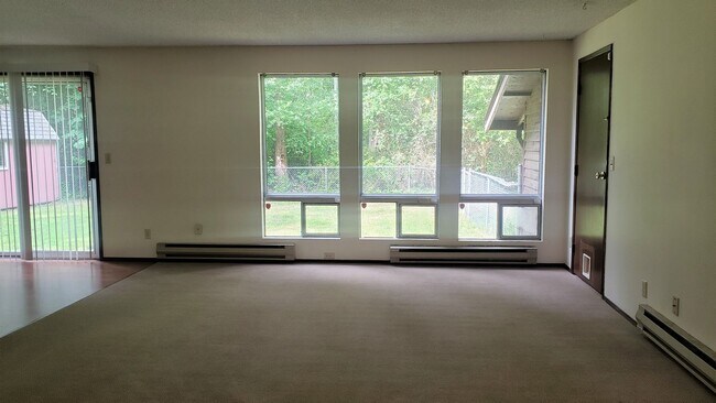 6491-6493 Old Military Rd NE Bremerton, WA 98311 photo 4