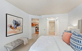1Bd/1Ba Kenmore Condo photo 5