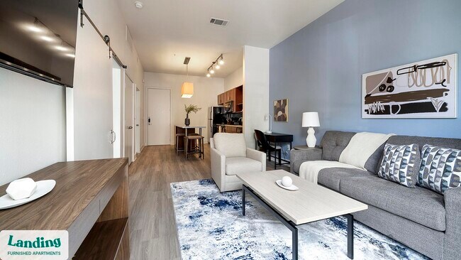 810 W St Johns Ave Austin, TX 78752 photo 4