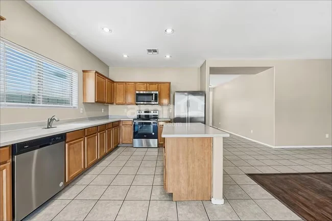 2548 W Spencer Run Phoenix, AZ 85041 photo 5