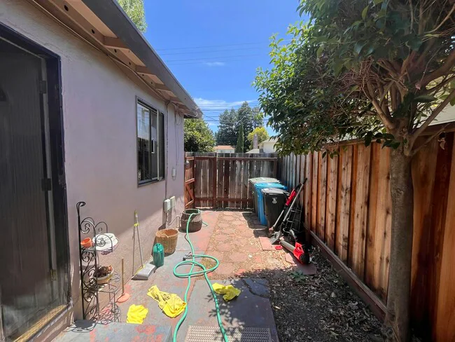 1134 Redwood Ave Redwood City, CA 94061 photo 2