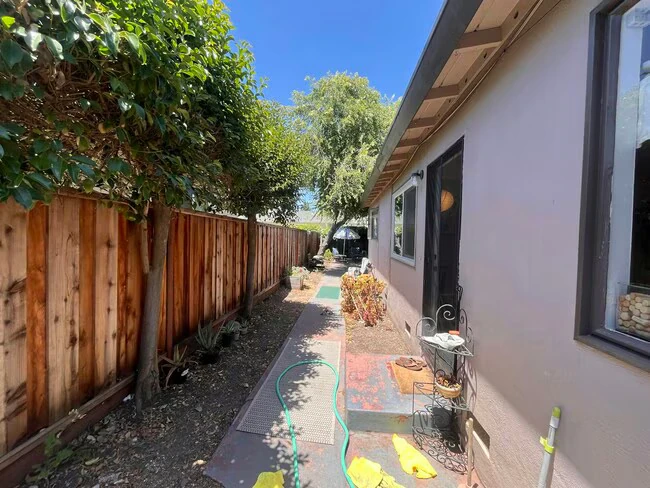 1134 Redwood Ave Redwood City, CA 94061 photo 3