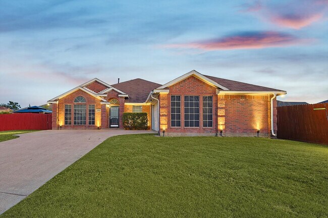 521 E Robin Ct DeSoto, TX 75115 photo 5
