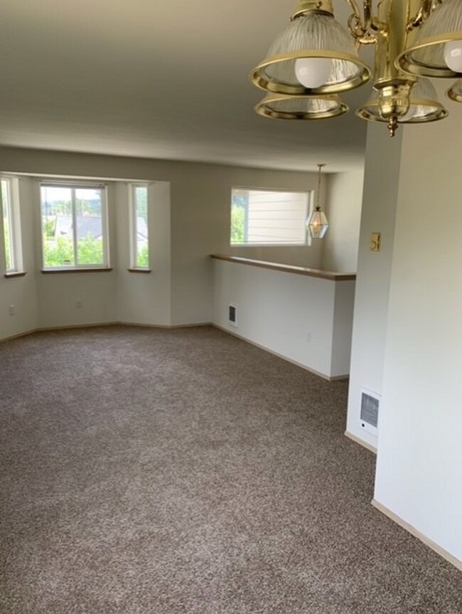 321 R St SE Auburn, WA 98002 photo 2