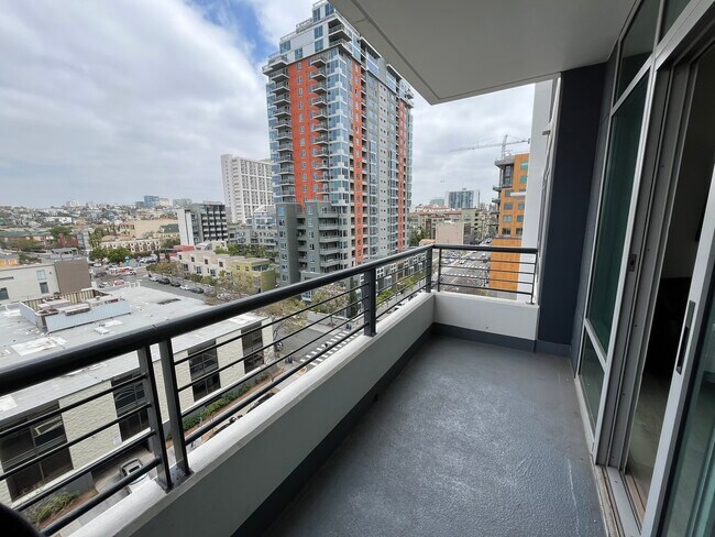 425 W Beech St San Diego, CA 92101 photo 3