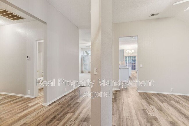 1105 Dove Dr Garland, TX 75040 photo 3