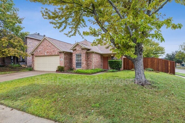 1105 Dove Dr Garland, TX 75040 photo 2