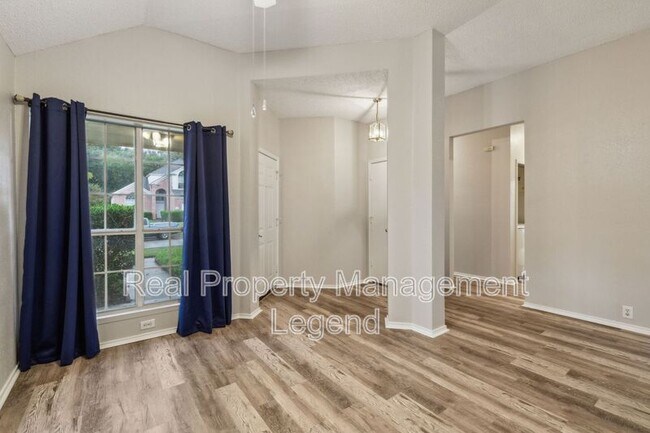 1105 Dove Dr Garland, TX 75040 photo 5