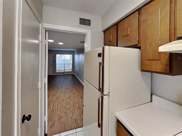 931 Roaring Springs Rd Fort Worth, TX 76114 photo 4