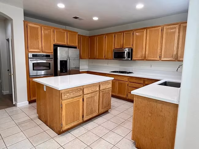 525 Avenida Ortega San Marcos, CA 92078 photo 5