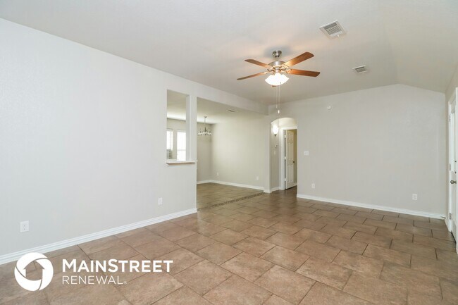 3433 Heatherbend St photo 4