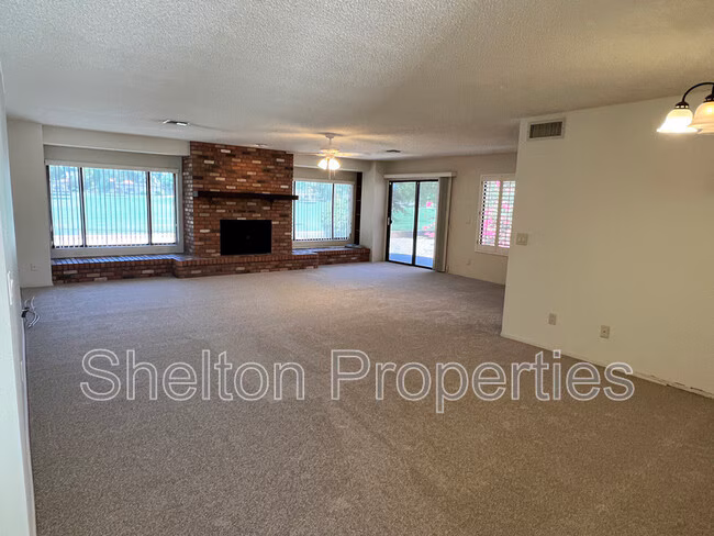 18942 N 96th Ln photo 5