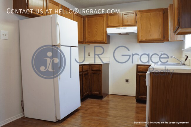 5843 Shadydell Dr Fort Worth, TX 76135 photo 4