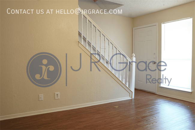 5843 Shadydell Dr Fort Worth, TX 76135 photo 5