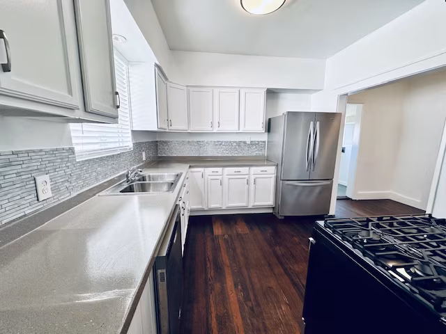 648 N Tyler St Dallas, TX 75208 photo 4