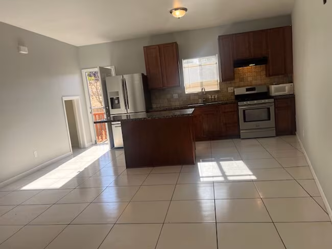 8850-8870 MacArthur Blvd Oakland, CA 94605 photo 5