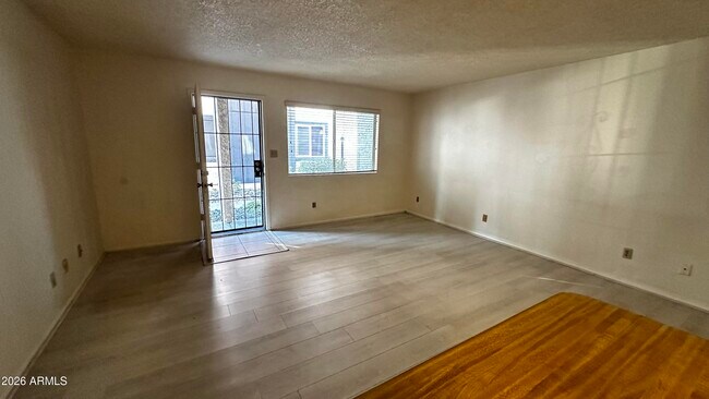 700 W University Dr Tempe, AZ 85281 photo 3