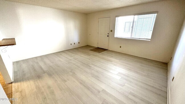 700 W University Dr Tempe, AZ 85281 photo 2