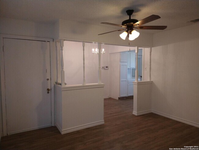 2914 Beacon Ave San Antonio, TX 78212 photo 3