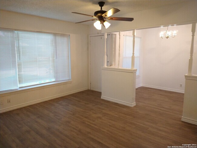 2914 Beacon Ave San Antonio, TX 78212 photo 2